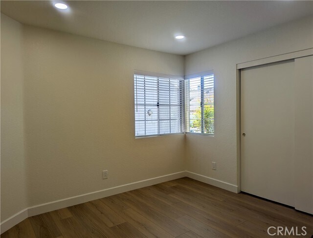 Building Photo - 6 Parkwood