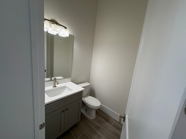 Building Photo - 555 Sanctuary Golf Pl