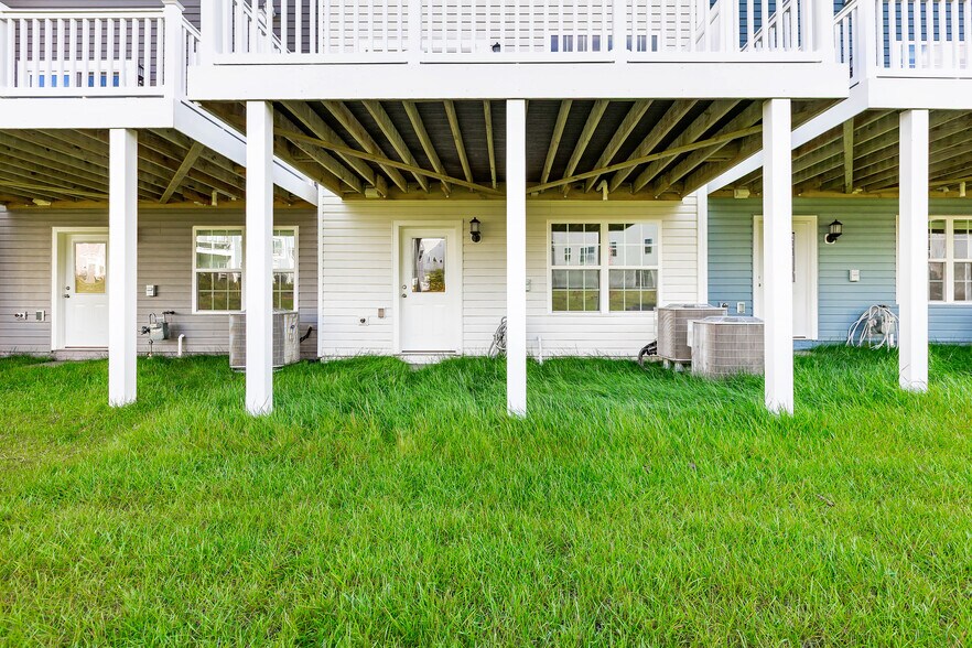 Building Photo - 2273 Marcy Dr