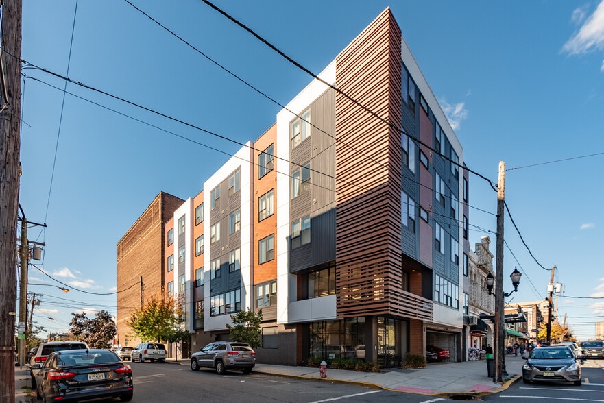 Building Photo - 6401 Park Ave