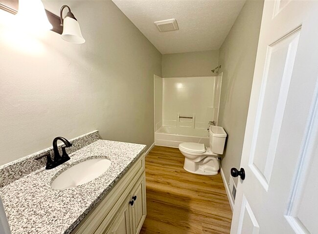 Building Photo - 113 Meadow Ln