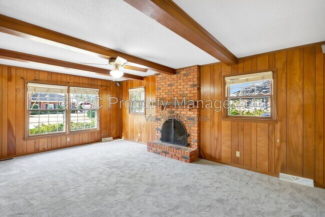 Building Photo - 321 Shaftesbury Ln