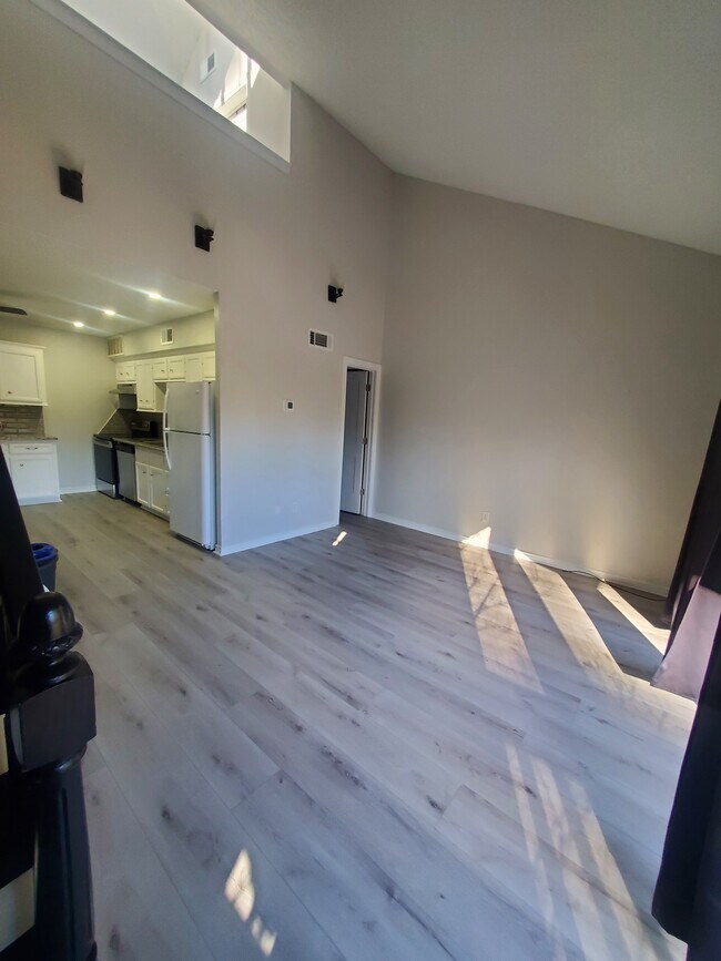 Building Photo - 12900 Walden Rd