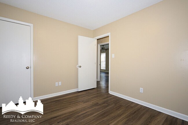 Building Photo - 2692 Dromedary Dr