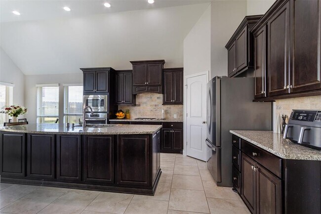 Building Photo - 3034 Hickory Springs Ln