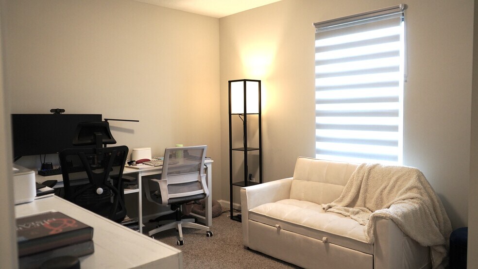 Bedroom/Studio - 3443 Alder Ave