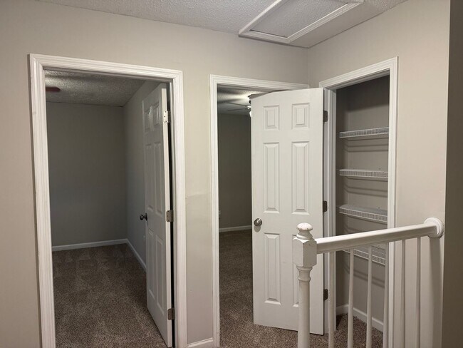 Building Photo - 310 Pappy Dr