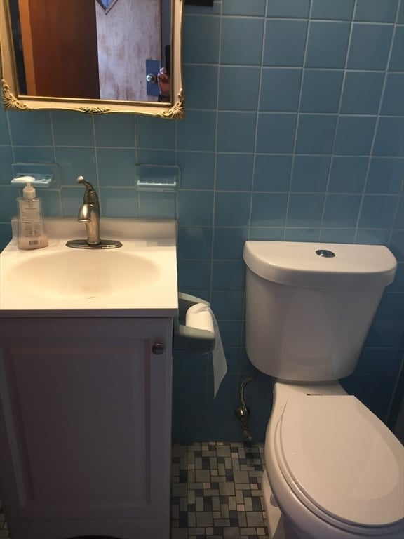 Building Photo - 9 Hall St