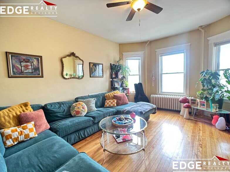 Building Photo - 12 Justin Rd