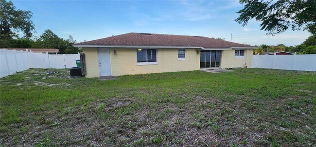 Building Photo - 2408 Kimberly Dr