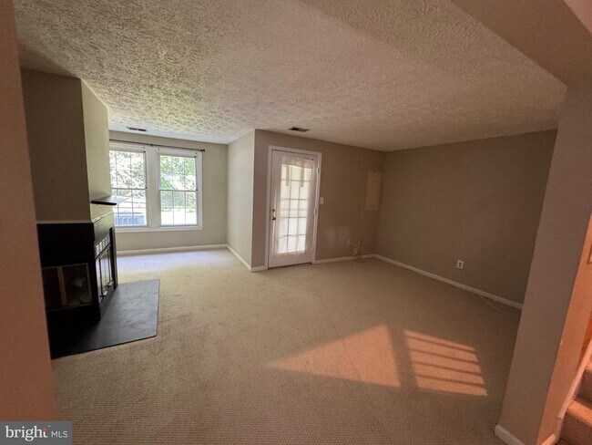 Building Photo - 6064 Clay Spur Ct