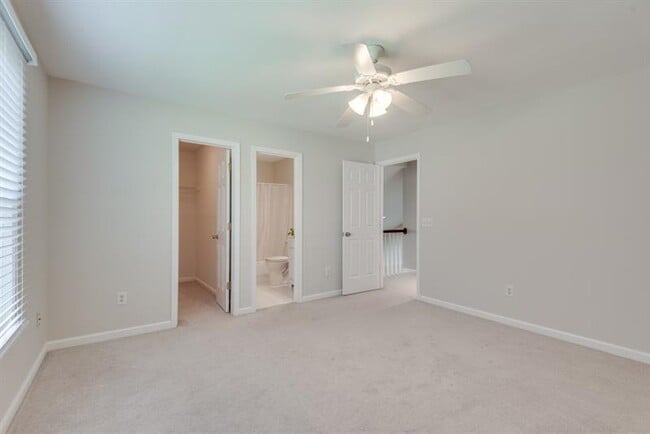 Building Photo - 6515 Fairgreen Dr