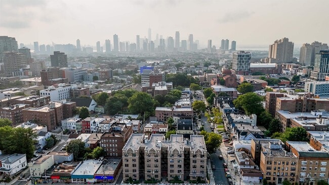 Building Photo - 2700 John F. Kennedy Blvd