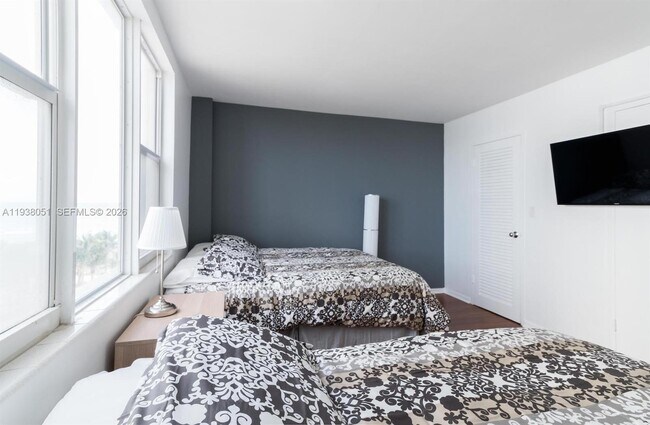 Building Photo - 9195 Collins Ave