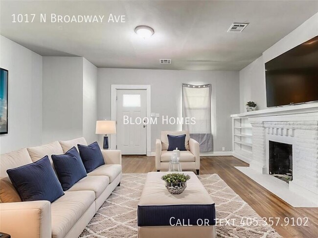 Building Photo - 1017 N Broadway Ave