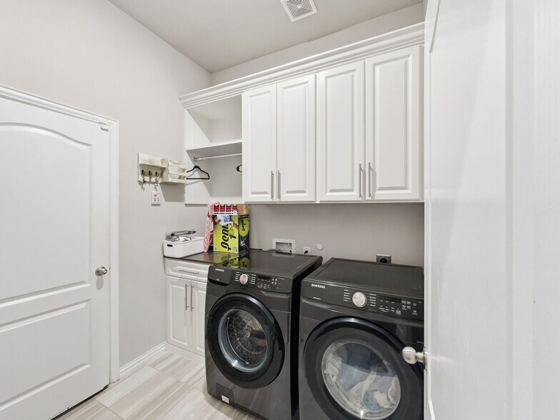 Building Photo - 11841 Kynborrow Rd