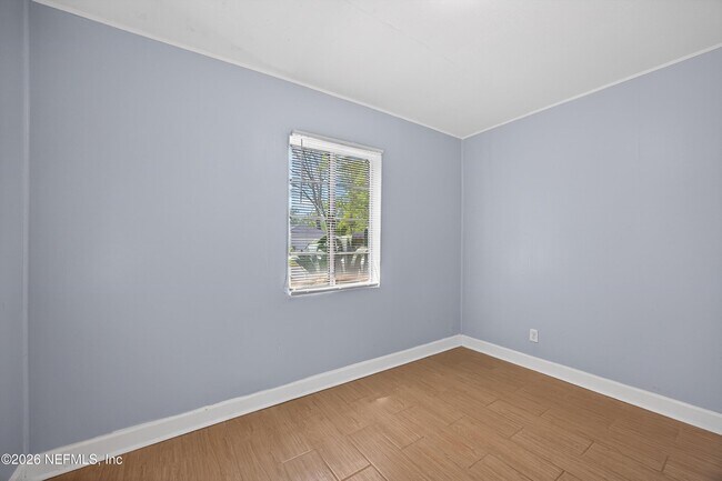 Building Photo - 2960 W 10th St