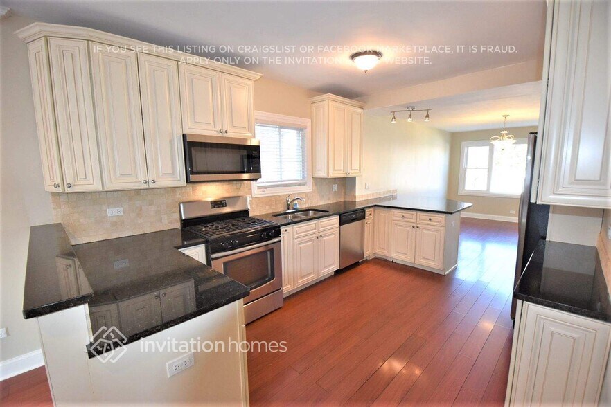 Building Photo - 2414 N 75th Ct