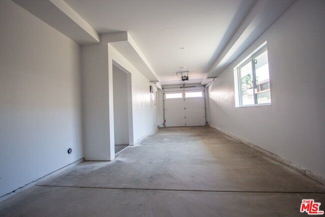 Building Photo - 2208 Hauser Blvd