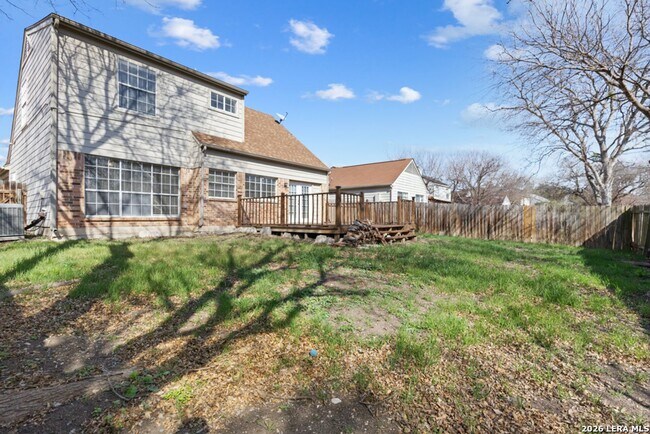 Building Photo - Charming Home Awaits: Spacious & Modern Living in a Prime Location