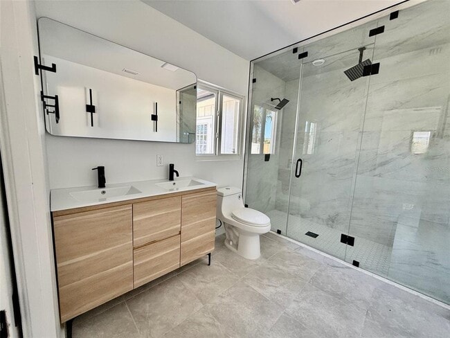 Building Photo - 3930 E Eden Roc Cir