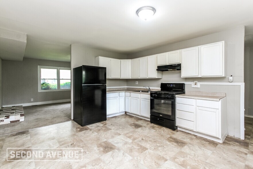Building Photo - 3728 N Brentwood Ave