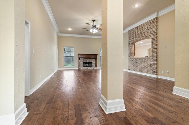 Building Photo - 3525 Windrose Dr