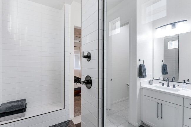 Building Photo - Charming Single-Story in Cadence with Fireplace & Entertainer’s Backyard!