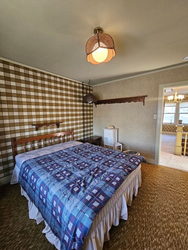 Building Photo - 4 BED | 2.5 BATH | DOUBLE GARAGE | WEST RAPID | FURNISHED