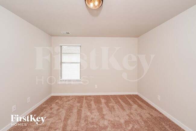 Building Photo - 1325 Brookhaven Dr