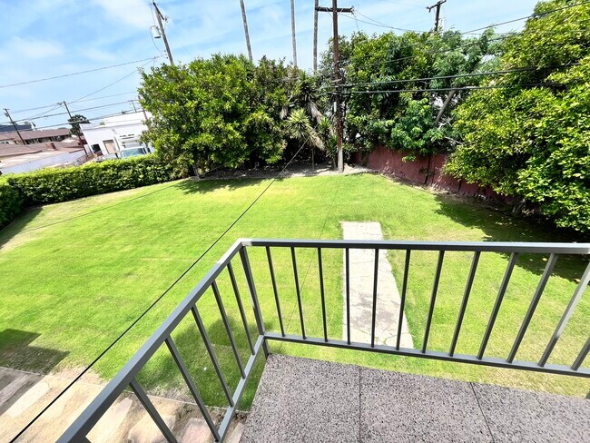Building Photo - 15702 Brighton Ave