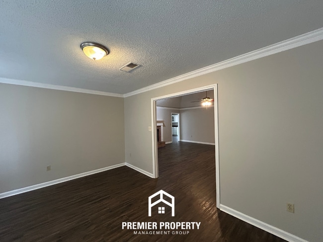 Building Photo - Spacious 3BR/2.5BA Olive Branch Home w/ Vaulted Ceilings, Fireplace, Formal Dining & Fenced Yard