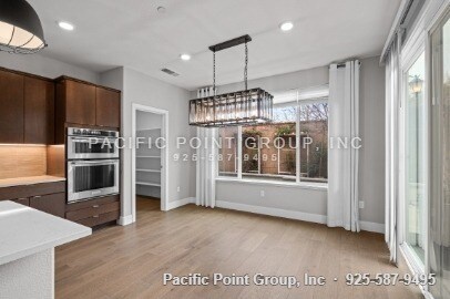 Building Photo - 285 Bear Creek Dr