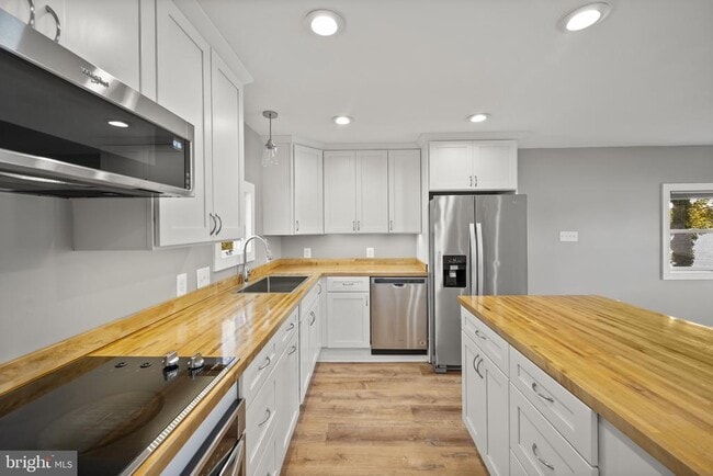 Building Photo - 11003 Bowerman Rd