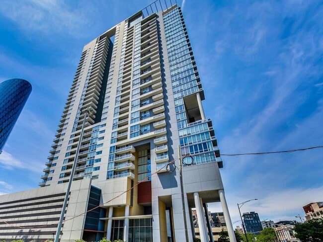 Building Photo - 737 W Washington Blvd