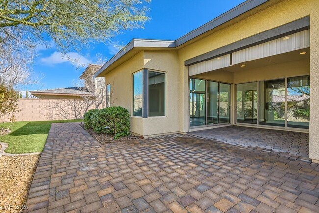 Building Photo - 3008 Barrett Springs Ave