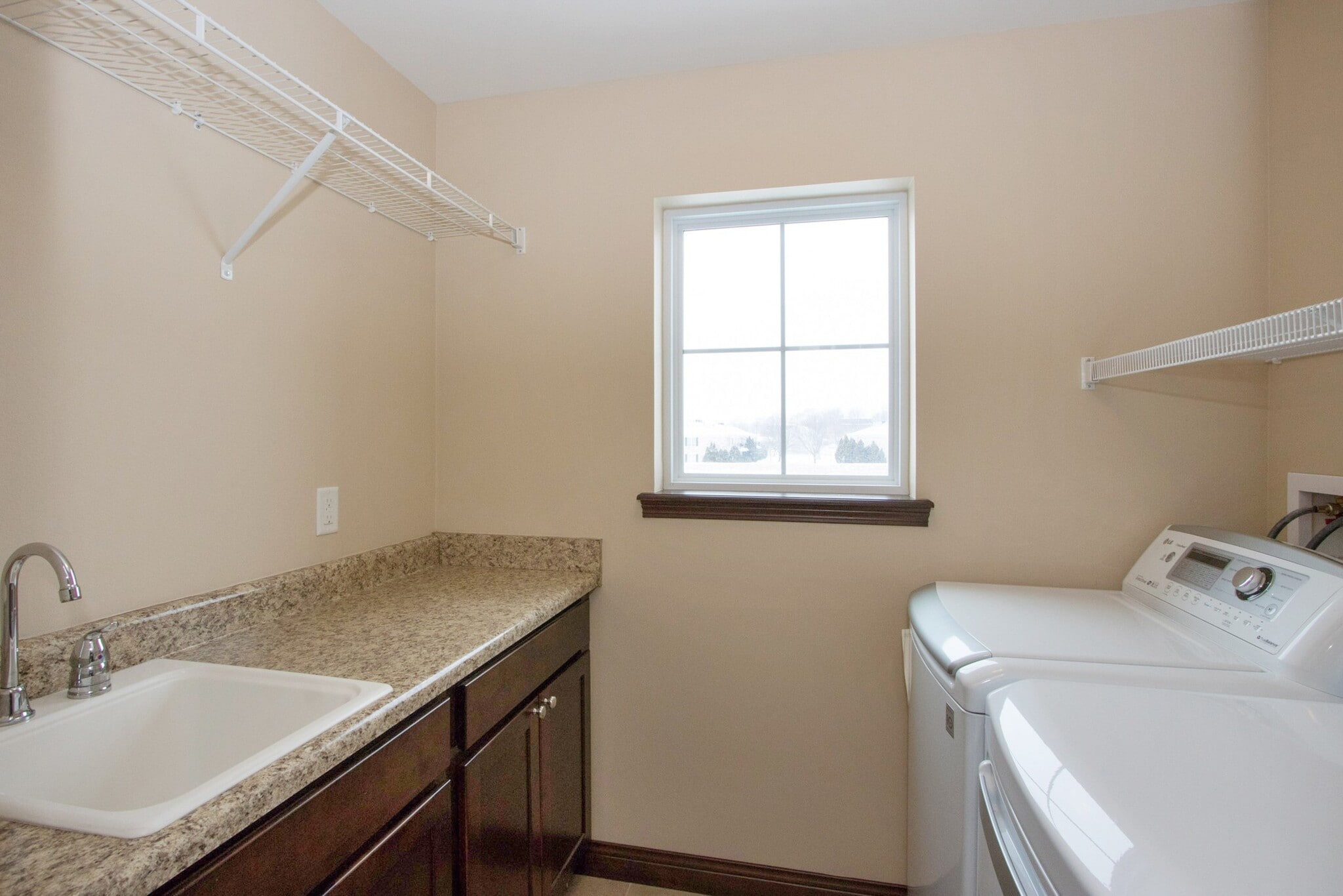 Building Photo - 320 Clark Dr