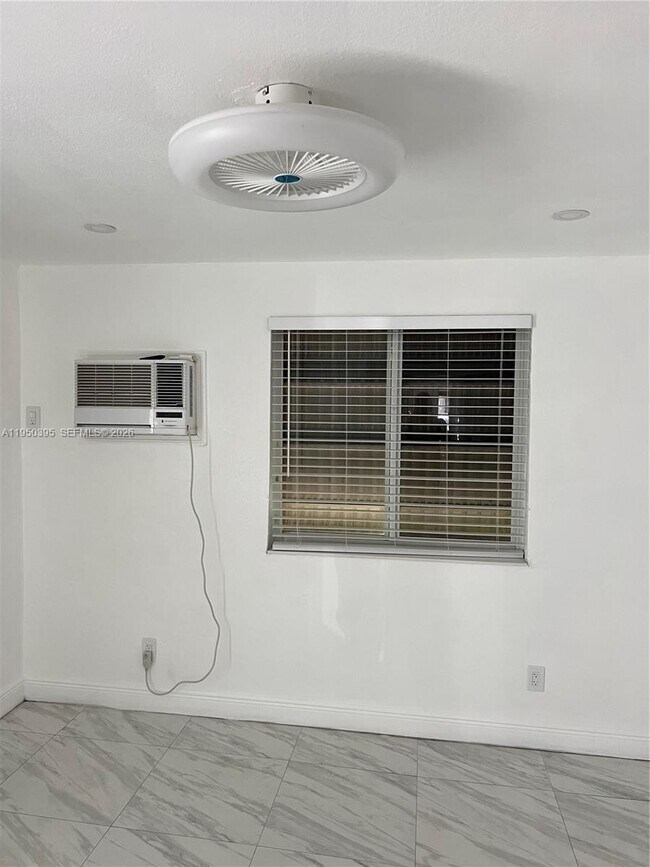 Building Photo - 1490 NW 38th St