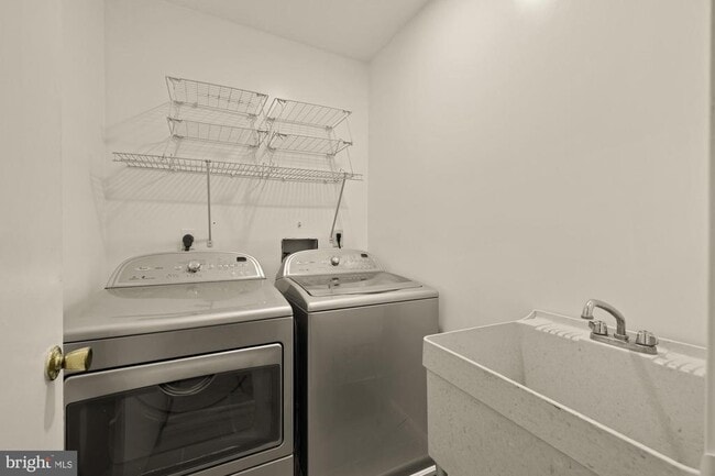 Building Photo - 2 Spindrift Way