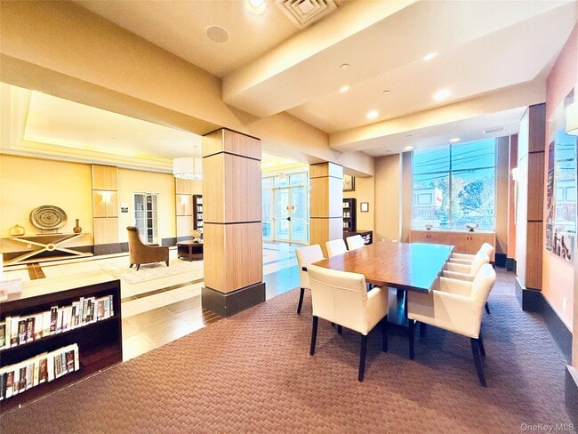 Building Photo - 300 Mamaroneck Ave