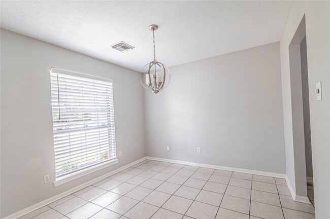 Building Photo - 5134 Cotter Ln