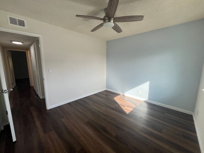 Building Photo - 5222 Greenberry Dr