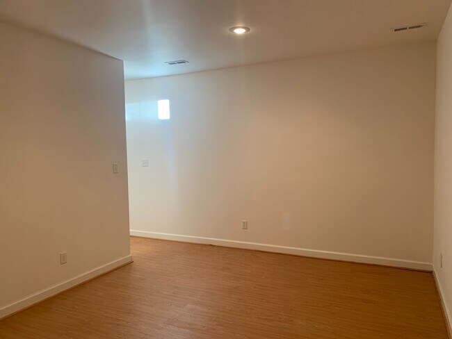 Building Photo - 101 Westbury