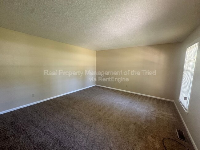 Building Photo - 2393 Spicewood Dr
