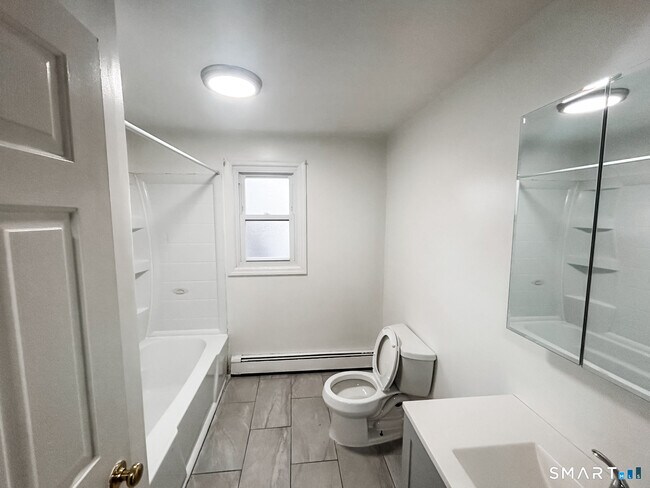 Building Photo - 1254 Reservoir Ave