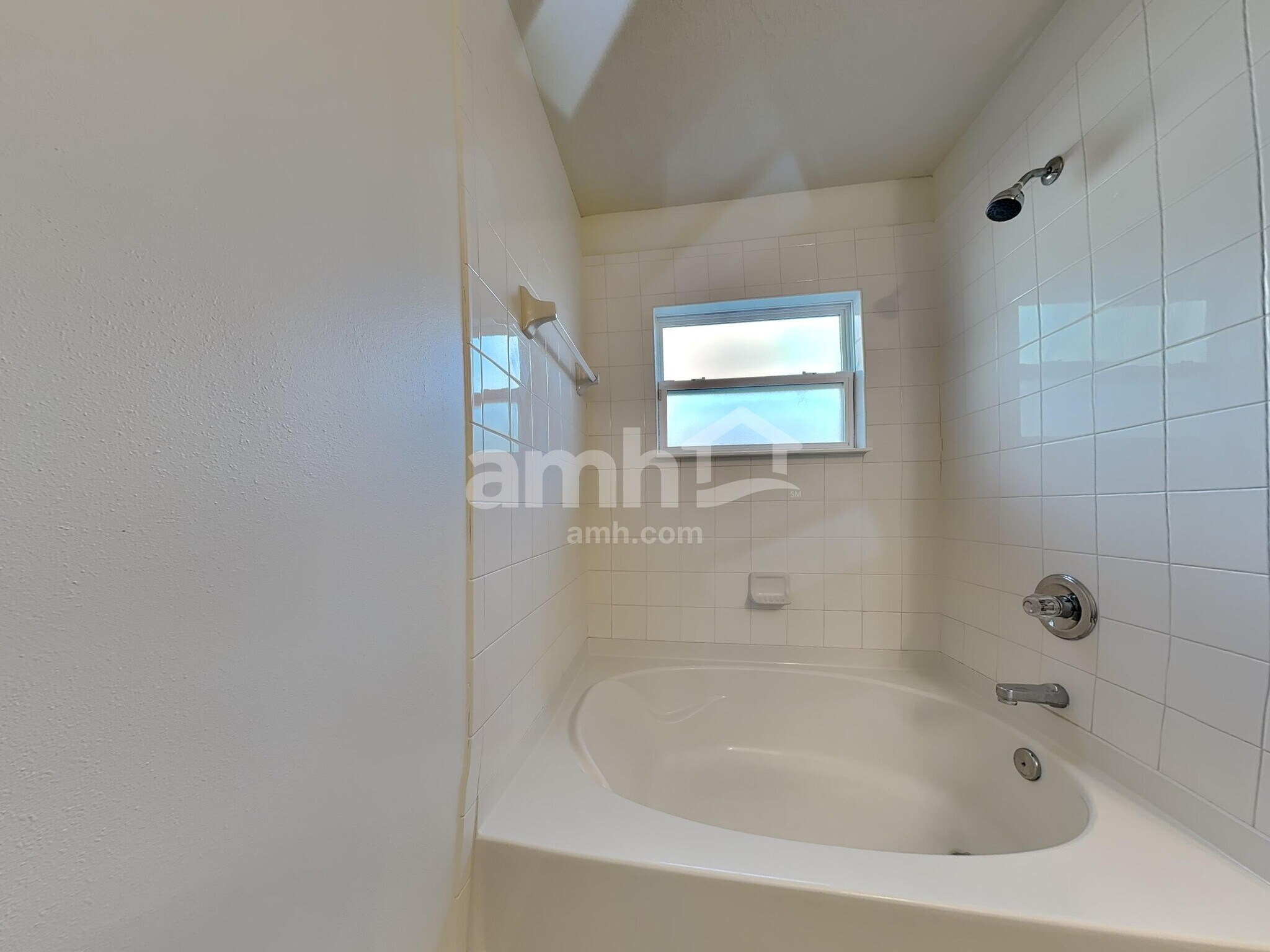 Building Photo - 6421 Pinewood Hills Dr