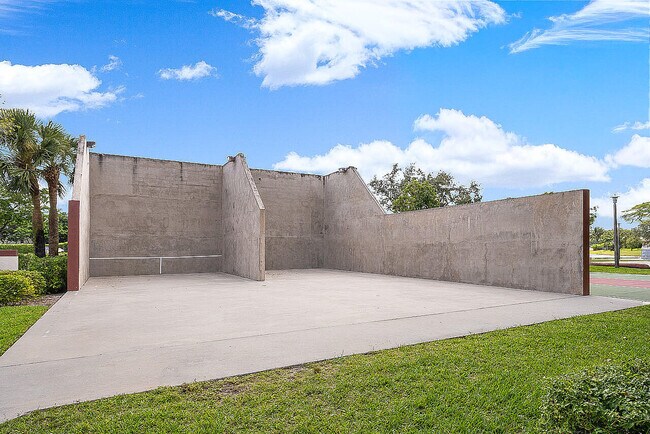 Building Photo - 206 Congressional Way