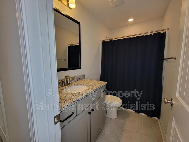 Building Photo - 1171 Bergenfield Ln