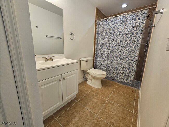 Building Photo - 3820 SW 16th Pl