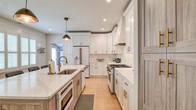 Building Photo - 6223 Winchester Ave